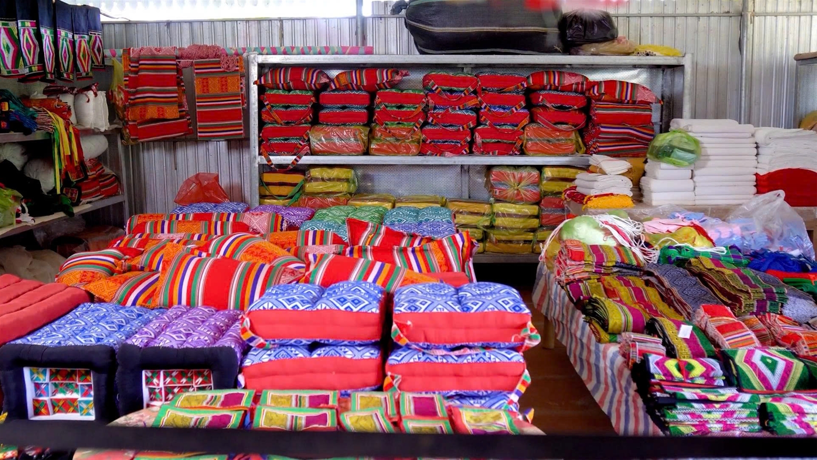 Thoát nghèo từ nghề Dệt thổ cẩm truyền thống